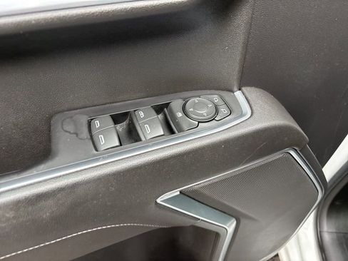 Used 2022 Chevrolet Silverado 1500 LT image 13