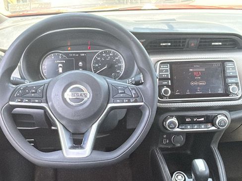 Used 2018 Nissan Kicks SV FWD image 12