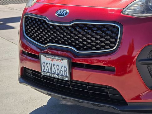 Used 2019 Kia Sportage LX image 9