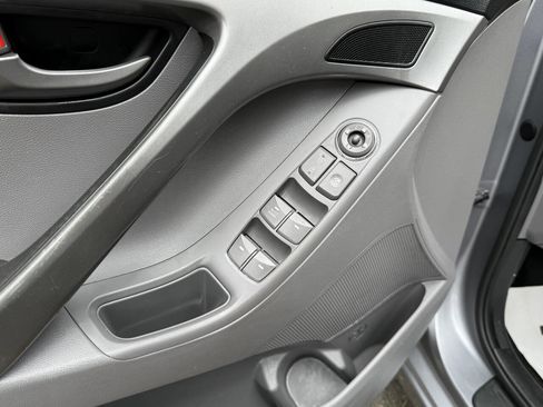 Used 2013 Hyundai Elantra GLS image 17