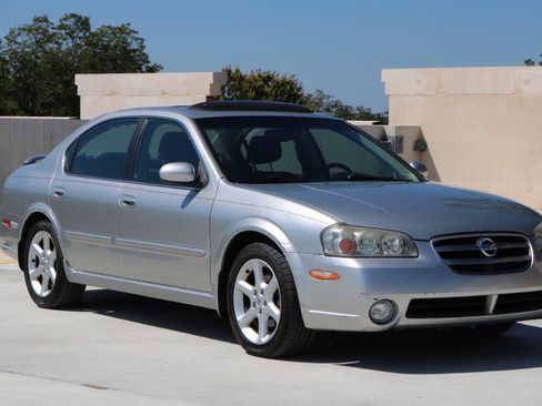 Used 2003 Nissan Maxima SE FWD image 1