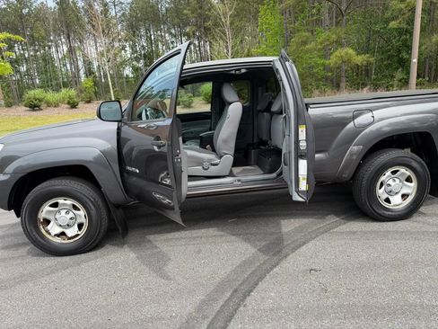 Used 2012 Toyota Tacoma 4x4 Access Cab w/ SR5 Pkg image 11