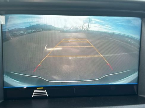 Used 2022 Chevrolet Colorado LT w/ Fleet Safety Package image 15