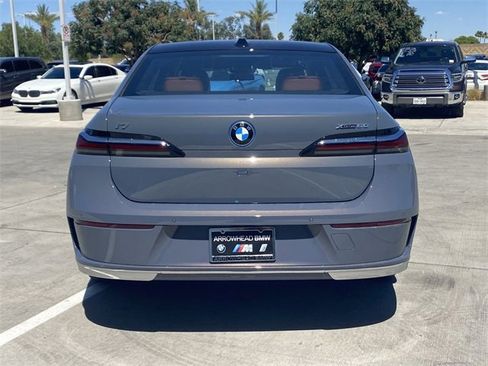New 2025 BMW i7 xDrive60 image 7