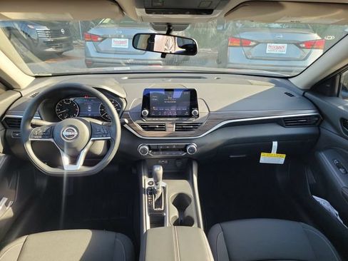 New 2026 Nissan Altima 2.5 SV FWD image 8
