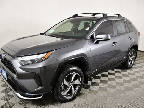 Used 2024 Toyota RAV4 SE w/ Weather & Moonroof Package AWD/4WD image 10