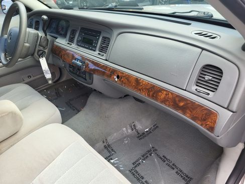 Used 2005 Mercury Grand Marquis GS RWD image 15