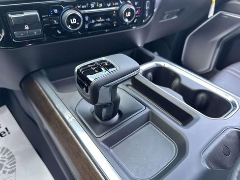 Used 2025 Chevrolet Silverado 1500 High Country w/ High Country Premium Package AWD/4WD image 51