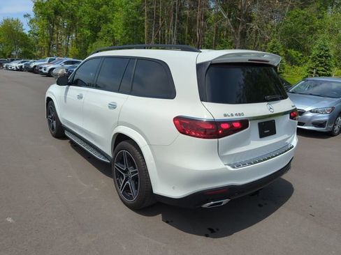 Used 2024 Mercedes-Benz GLS 450 4MATIC image 3