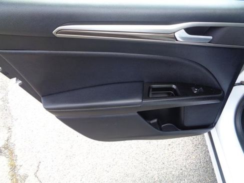 Used 2020 Ford Fusion SEL FWD image 19