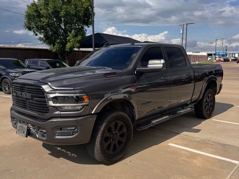 Used 2021 RAM 2500 Laramie w/ Night Edition AWD/4WD image 3
