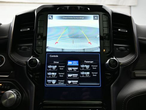 Used 2020 RAM 1500 Limited w/ Black Appearance Package AWD/4WD image 32