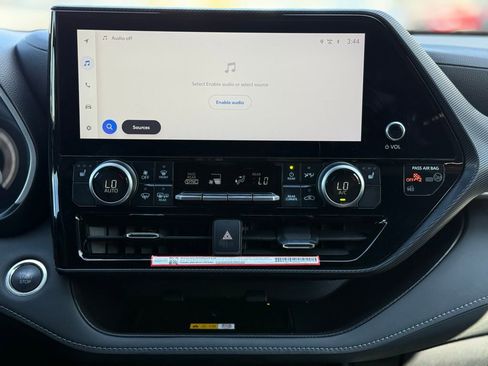 Certified 2025 Toyota Highlander XSE image 26