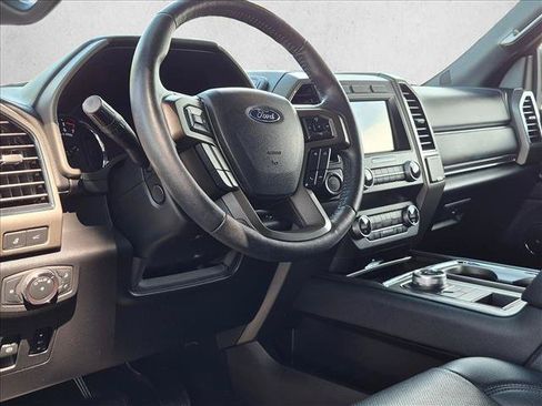 Used 2019 Ford Expedition XLT w/ Equipment Group 202A RWD image 9