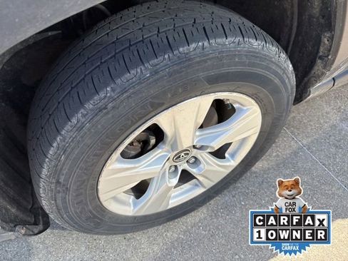 Used 2019 Toyota RAV4 XLE image 2