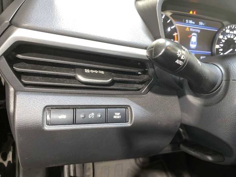 Used 2022 Nissan Altima 2.5 SV FWD image 24