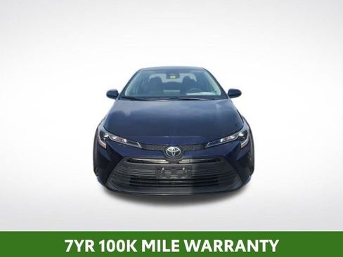 Used 2023 Toyota Corolla LE image 2