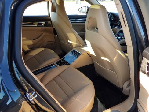Used 2018 Porsche Panamera 4 image 70