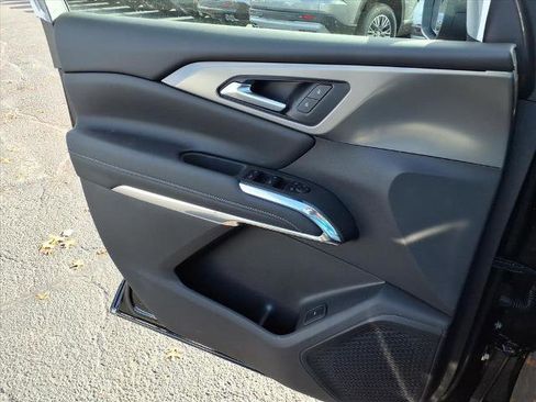 New 2026 Chevrolet Traverse LT image 9