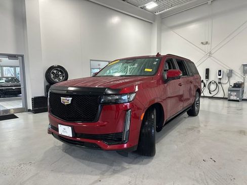 Used 2022 Cadillac Escalade ESV Sport Platinum image 6