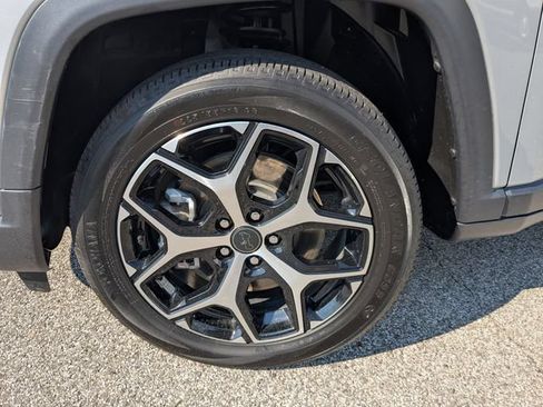 Used 2025 Jeep Compass Limited AWD/4WD image 17
