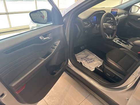 Used 2024 Ford Escape ST-Line image 12