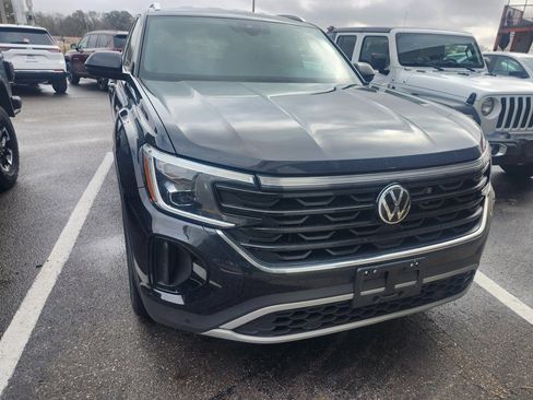 Used 2024 Volkswagen Atlas Cross Sport SE image 6