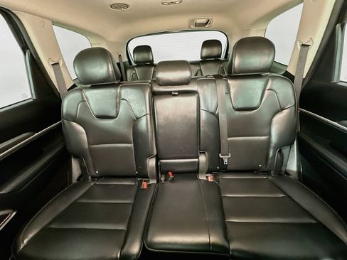 Used 2022 Kia Telluride LX AWD/4WD image 13