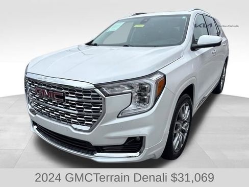 Used 2024 GMC Terrain Denali w/ Denali Premium Package AWD/4WD image 4