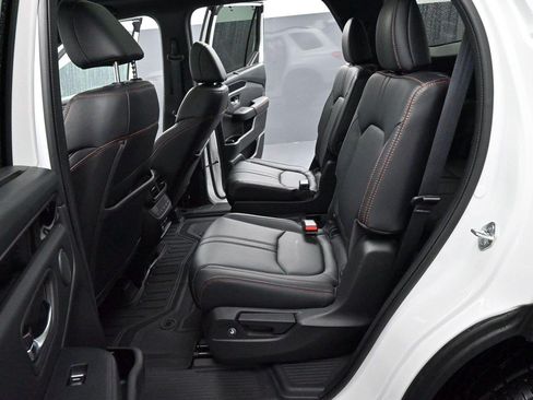 Used 2024 Honda Pilot TrailSport image 34