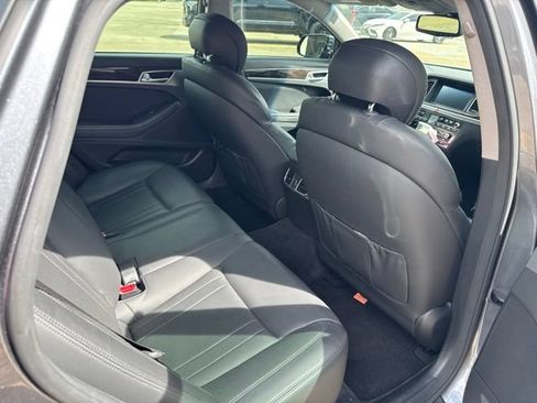 Used 2017 Genesis G80 3.8 RWD image 19