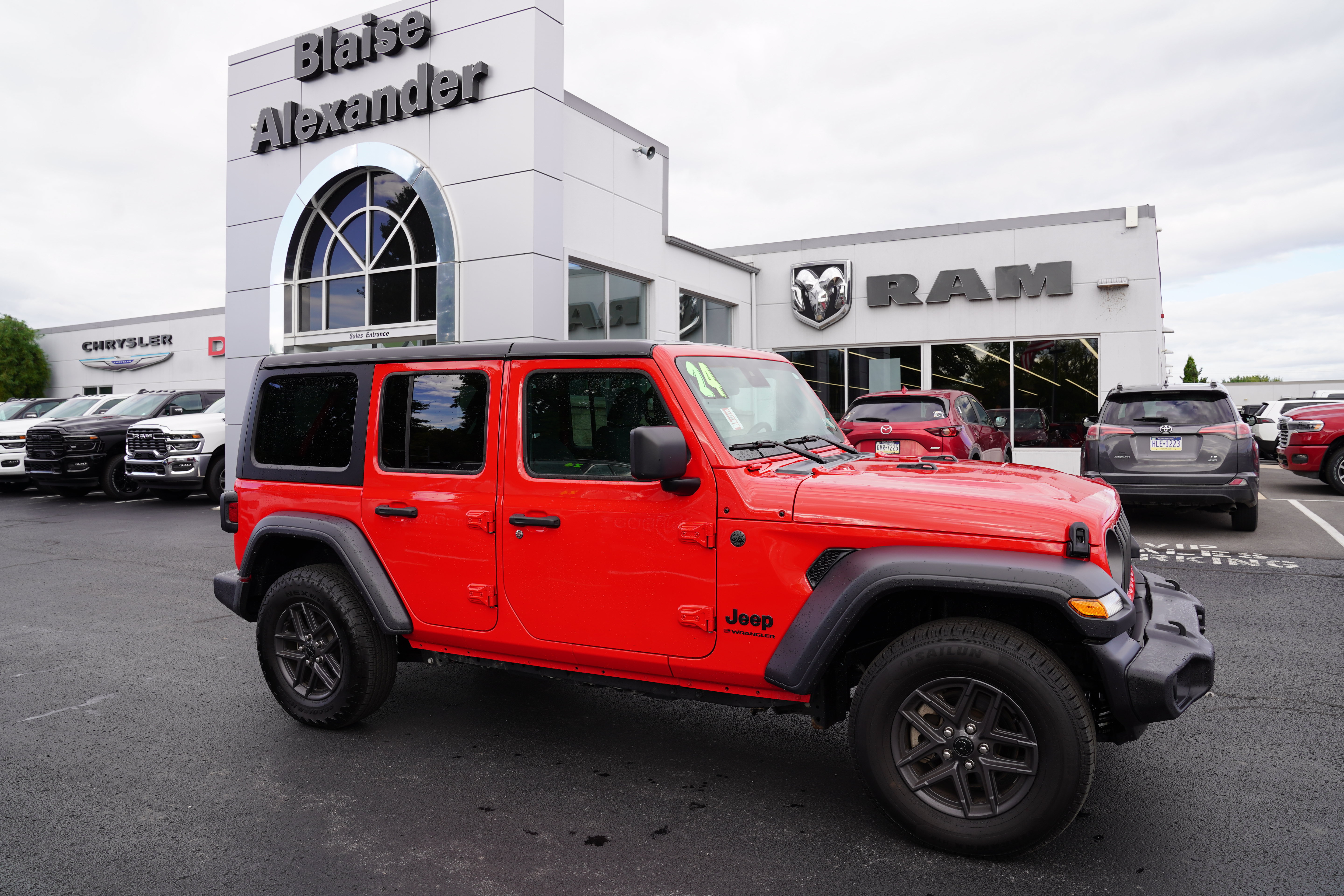 Used 2024 Jeep Wrangler Unlimited Sport AWD/4WD image 1