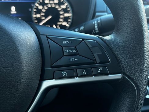 Used 2024 Nissan Altima 2.5 SV image 21