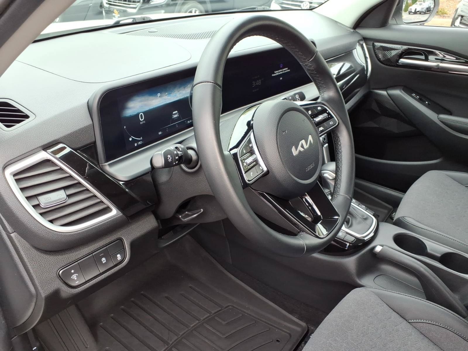 Used 2024 Kia Seltos S AWD/4WD image 15
