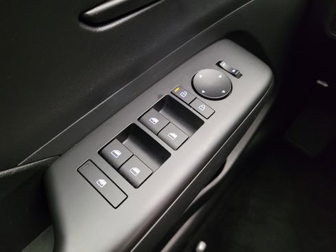 Used 2025 Hyundai Kona SEL FWD image 27