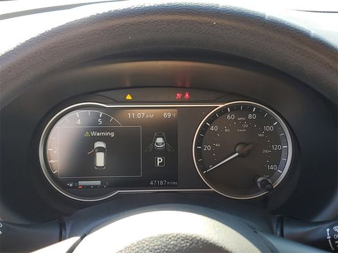 Used 2020 Nissan Kicks SV image 24