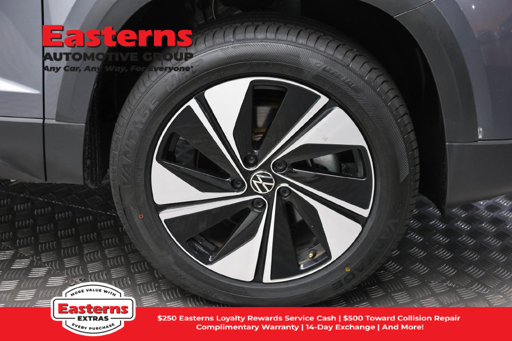 Used 2025 Volkswagen Taos SE AWD/4WD image 31