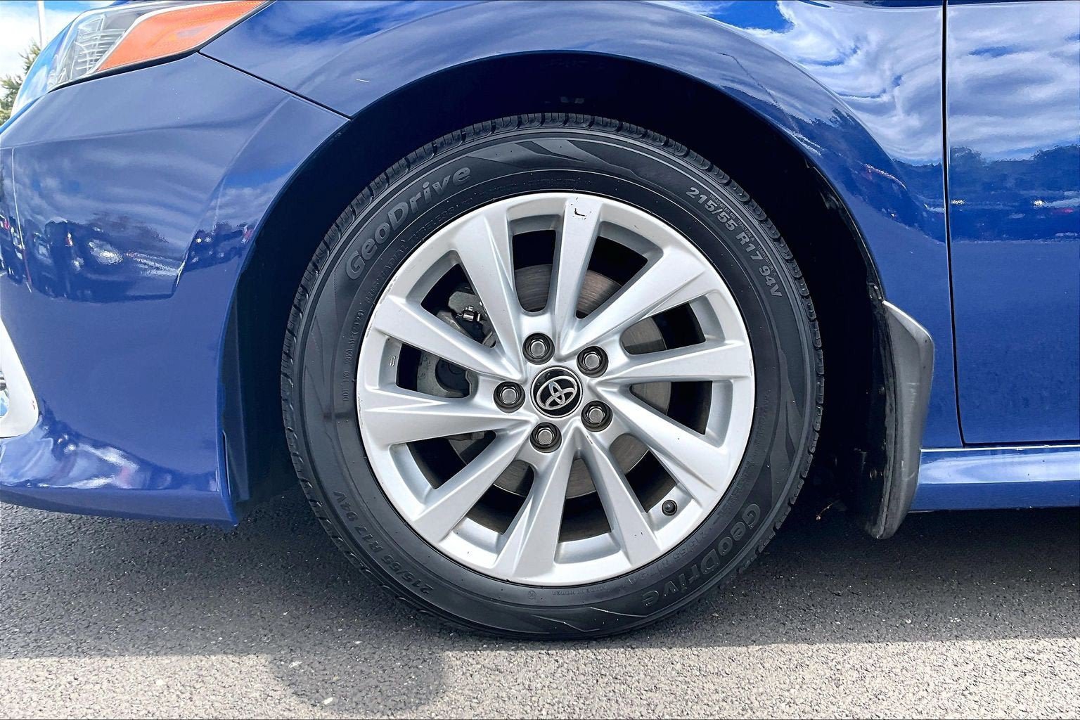 Used 2023 Toyota Camry LE w/ Cold Weather Package FWD image 9