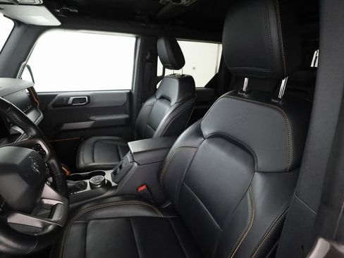 Used 2021 Ford Bronco Badlands image 9