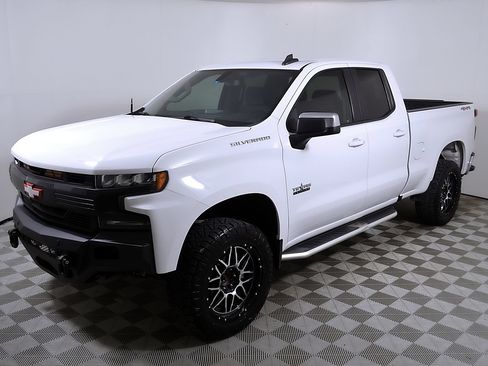 Used 2020 Chevrolet Silverado 1500 LT w/ Texas Edition AWD/4WD image 3