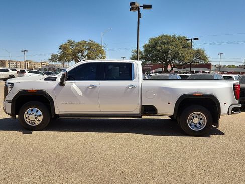 Used 2025 GMC Sierra 3500 Denali Ultimate AWD/4WD image 2