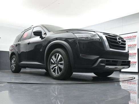 Used 2023 Nissan Pathfinder SL AWD/4WD image 33