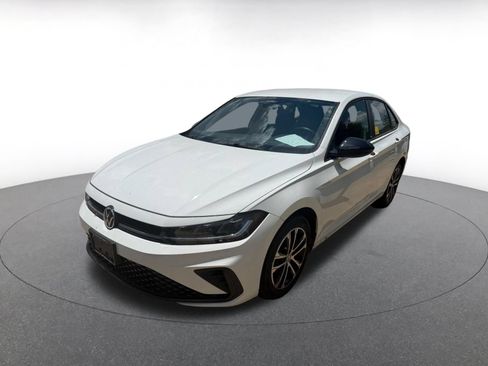 Used 2025 Volkswagen Jetta Sport FWD image 2