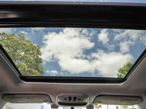 Used 2021 Subaru Ascent Limited w/ Technology Package AWD/4WD image 15