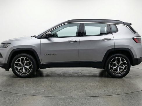 Used 2025 Jeep Compass Limited AWD/4WD image 5
