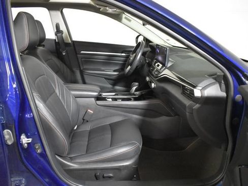 Used 2024 Nissan Altima 2.5 SR w/ SR Premium Package FWD image 34