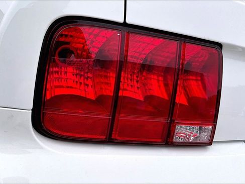 Used 2007 Ford Mustang GT RWD image 23