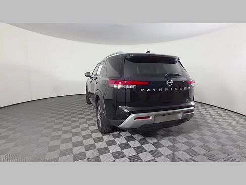 Used 2025 Nissan Pathfinder SL FWD image 44