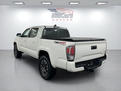 Used 2020 Toyota Tacoma TRD Sport AWD/4WD image 6