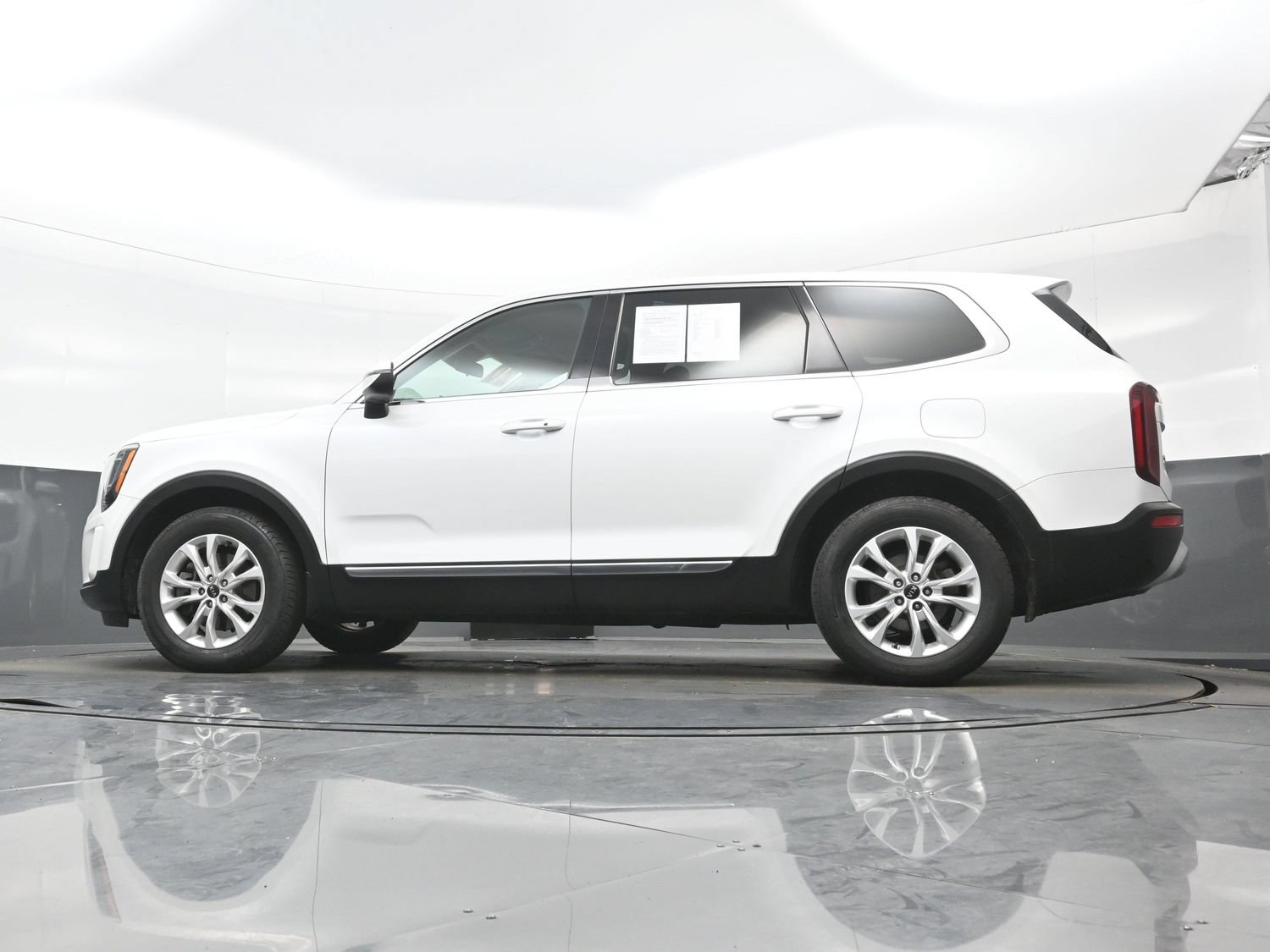 Used 2020 Kia Telluride LX AWD/4WD image 30